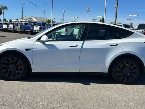 Used 2022 Tesla Model Y Performance AWD/4WD image 7