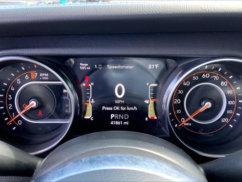 Used 2020 Jeep Gladiator Overland w/ Dual Top Group AWD/4WD image 25