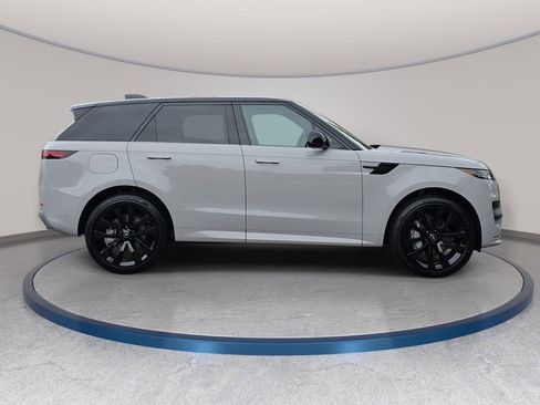 New 2025 Land Rover Range Rover Sport Dynamic SE AWD/4WD image 4