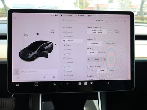 Used 2018 Tesla Model 3 Mid Range image 47