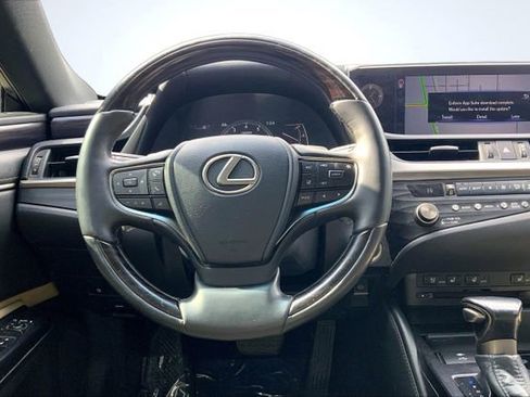 Used 2021 Lexus ES 250 w/ Premium Package image 16