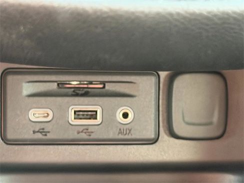 Certified 2023 Chevrolet Equinox RS w/ RS Leather Package image 21