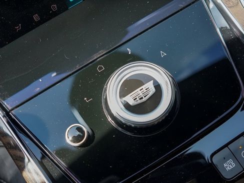 New 2026 Cadillac Escalade Platinum Sport w/ LPO, ONYX Package image 13