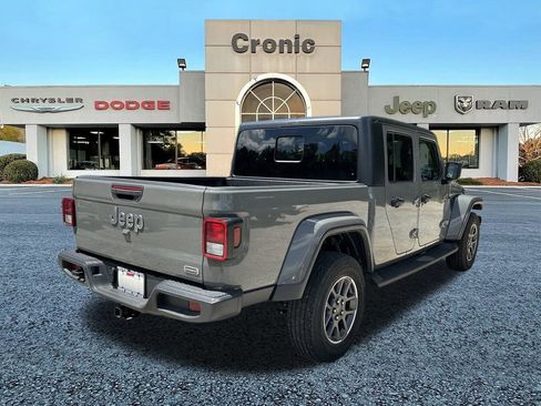 Used 2021 Jeep Gladiator Overland w/ Popular Equipment Package image 3