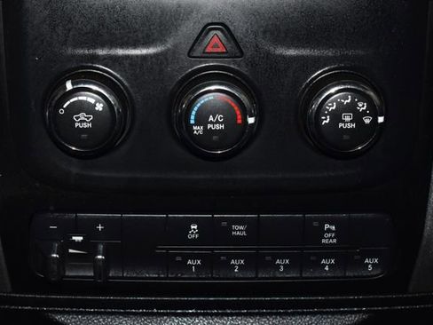 Used 2018 RAM 2500 Tradesman w/ Chrome Appearance Group image 18