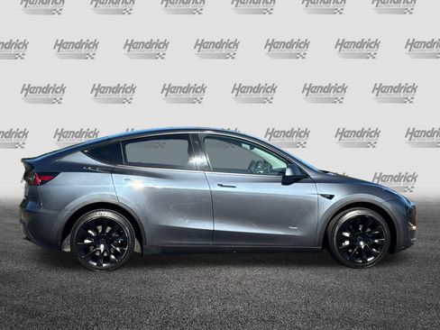 Used 2023 Tesla Model Y Long Range AWD/4WD image 3