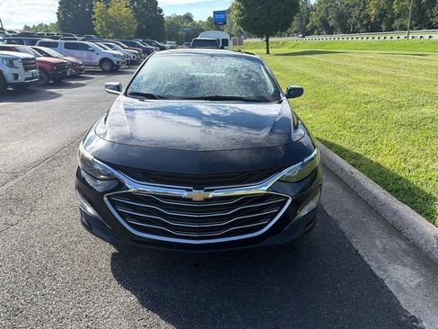 Used 2024 Chevrolet Malibu LT FWD image 2
