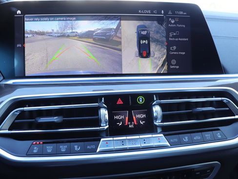 Used 2023 BMW X6 M50i w/ Executive Package image 35