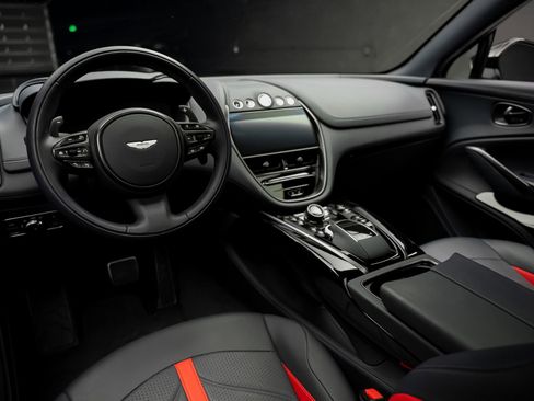 Used 2024 Aston Martin DBX 707 AWD/4WD image 2