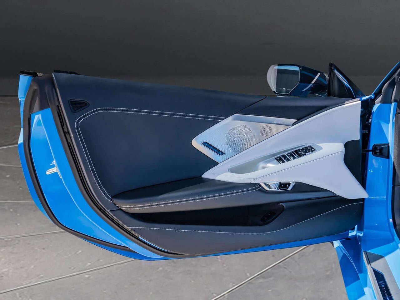 Used 2024 Chevrolet Corvette Stingray Preferred Conv w/ Z51 Performance Package RWD image 31