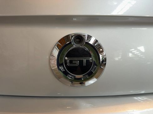 Used 2005 Ford Mustang GT RWD image 88