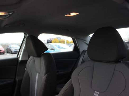 Used 2024 Hyundai Elantra SE FWD image 20