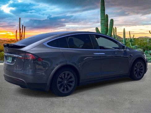 Used 2018 Tesla Model X 75D AWD/4WD image 3