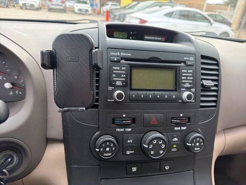 Used 2012 Kia Sedona LX w/ PWR Pkg image 10