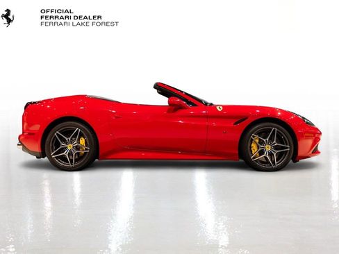 Used 2016 Ferrari California T image 9