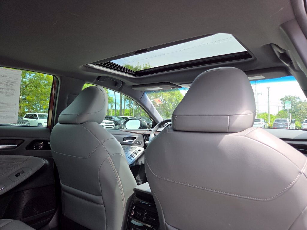 Used 2020 Toyota Avalon Limited w/ Advanced Safety Package FWD image 17