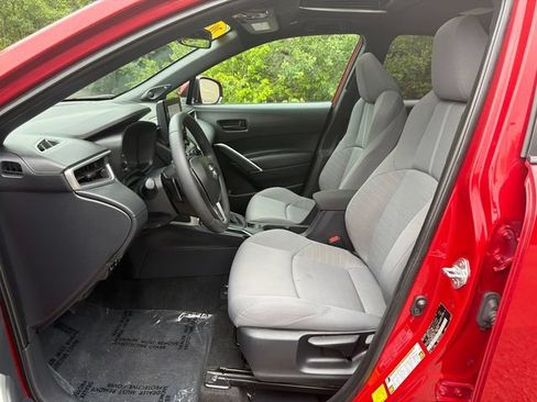 Used 2024 Toyota Corolla Cross AWD Hybrid w/ Moonroof Package image 24