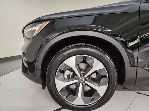 Certified 2026 Volvo XC40 B5 Plus AWD/4WD image 11