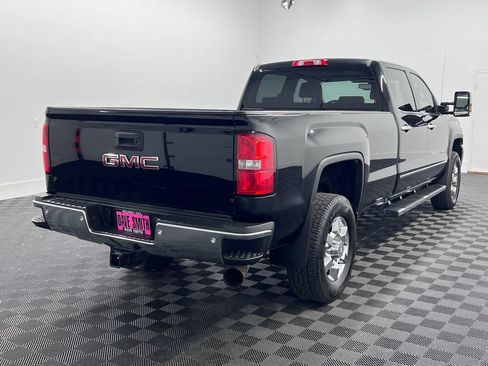 Used 2019 GMC Sierra 3500 SLT w/ Suspension Package, Off-Road AWD/4WD image 9