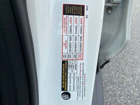 Used 2018 Nissan Rogue SV w/ Premium Package image 31