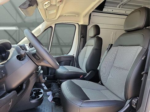 New 2025 RAM ProMaster 2500 w/ Quick Order Package 22G SLT image 8