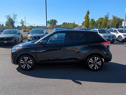 Used 2020 Nissan Kicks SV image 9