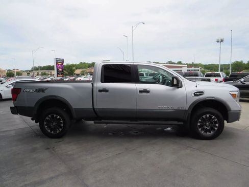 Used 2017 Nissan Titan PRO-4X image 8