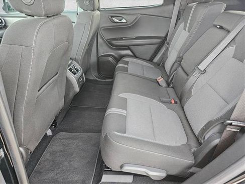 Used 2025 Chevrolet Blazer LT FWD image 16