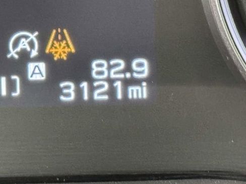 Certified 2025 Subaru Forester Limited image 2