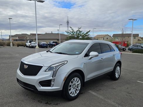 Used 2019 Cadillac XT5 FWD image 2