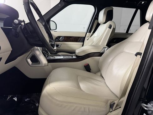 Used 2018 Land Rover Range Rover HSE image 12