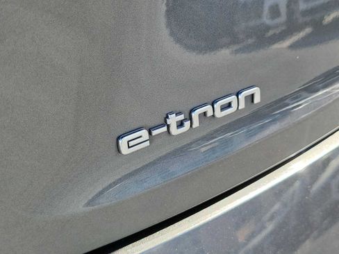 Used 2021 Audi e-tron Premium Plus w/ Premium Plus Package AWD/4WD image 11