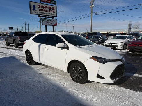 Used 2018 Toyota Corolla L image 4