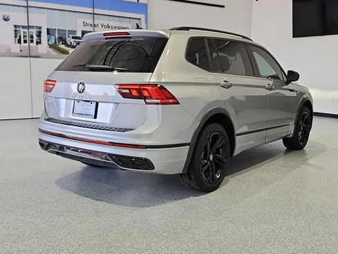 Certified 2023 Volkswagen Tiguan SE R-Line FWD image 3