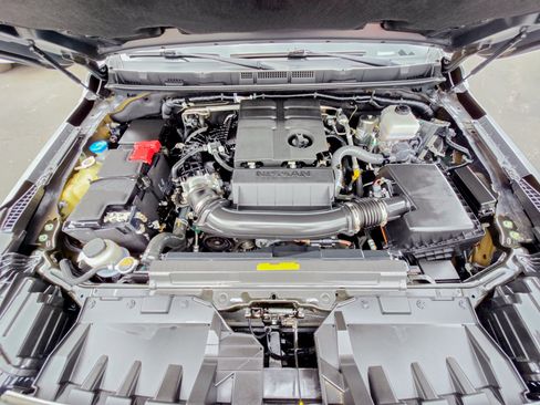 Used 2025 Nissan Frontier SV w/ SV Convenience Package image 40