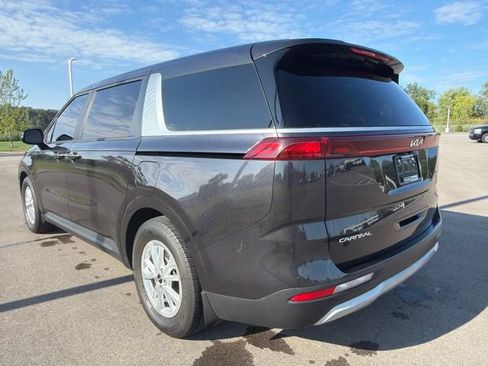 Used 2023 Kia Carnival LX FWD image 11