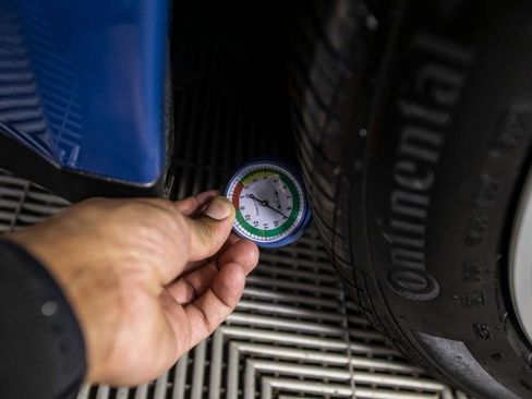 Used 2021 Porsche Taycan 4S w/ Premium Package image 43