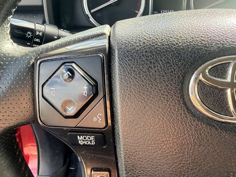 Used 2020 Toyota 4Runner TRD Off-Road Premium AWD/4WD image 13