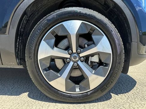 Certified 2026 Volvo XC40 B5 Plus AWD/4WD image 11