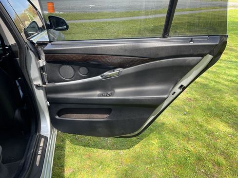 Used 2017 BMW 535i Gran Turismo image 39