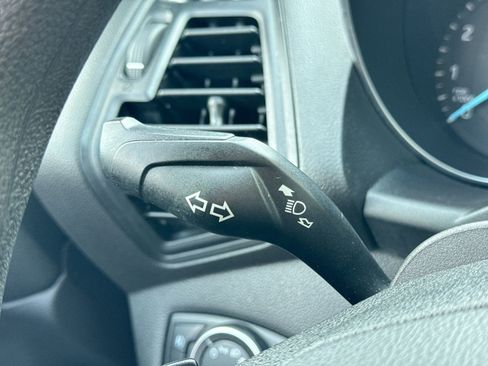 Used 2017 Ford Escape SE w/ Equipment Group 201A FWD image 27