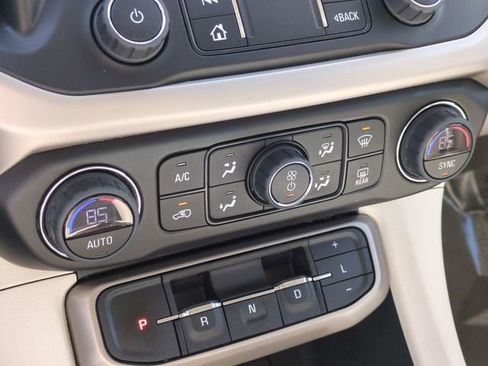 Used 2023 GMC Acadia Denali AWD/4WD image 19