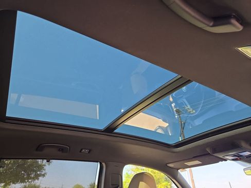 Used 2024 Volkswagen Atlas Cross Sport SE w/ Panoramic Sunroof Package FWD image 20