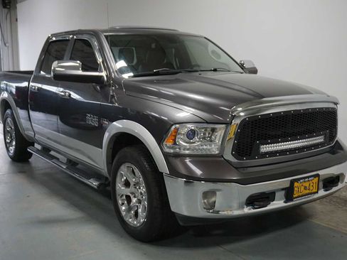 Used 2014 RAM 1500 Laramie w/ Convenience Group image 5