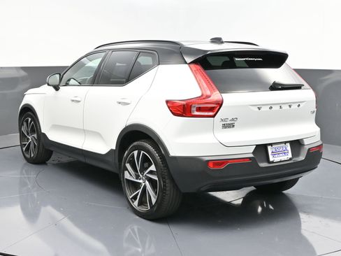 Used 2022 Volvo XC40 T5 R-Design image 51