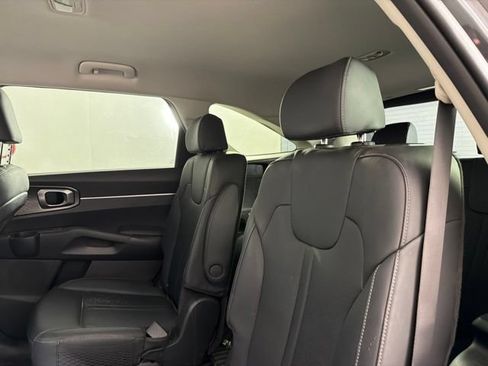 Used 2023 Kia Sorento EX AWD/4WD image 18
