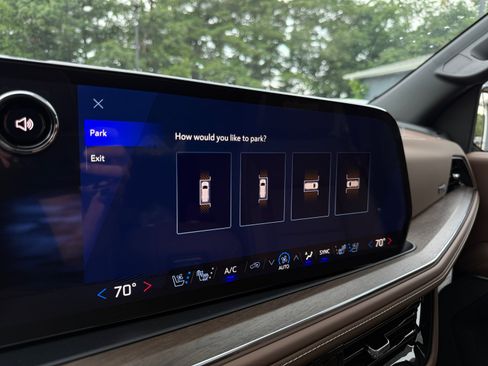New 2026 Chevrolet Tahoe High Country AWD/4WD image 39