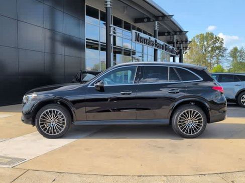 Used 2026 Mercedes-Benz GLC 300 image 3