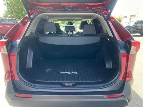 Certified 2022 Toyota RAV4 XLE w/ Convenience Package image 17