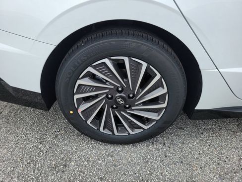 New 2026 Hyundai Sonata Limited FWD image 5